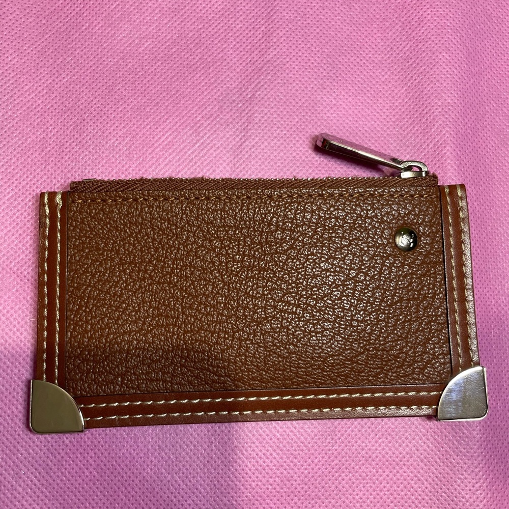 Louis Vuitton brown Suhali key cles 🤎